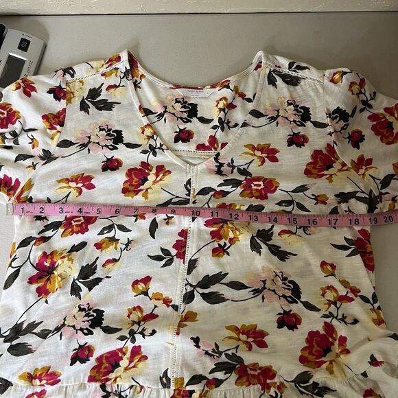 Lucky Brand Top Size Medium White‎ Floral Short Sleeve V Neck Peasant Ruffle Hem - Picture 5 of 10